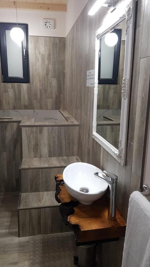 Mini Pool Rooms - Ultracentral - Piscina Cu Hidromasaj Oradea Dış mekan fotoğraf