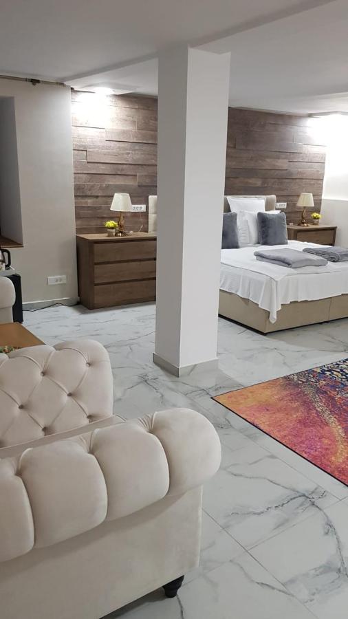 Mini Pool Rooms - Ultracentral - Piscina Cu Hidromasaj Oradea Dış mekan fotoğraf